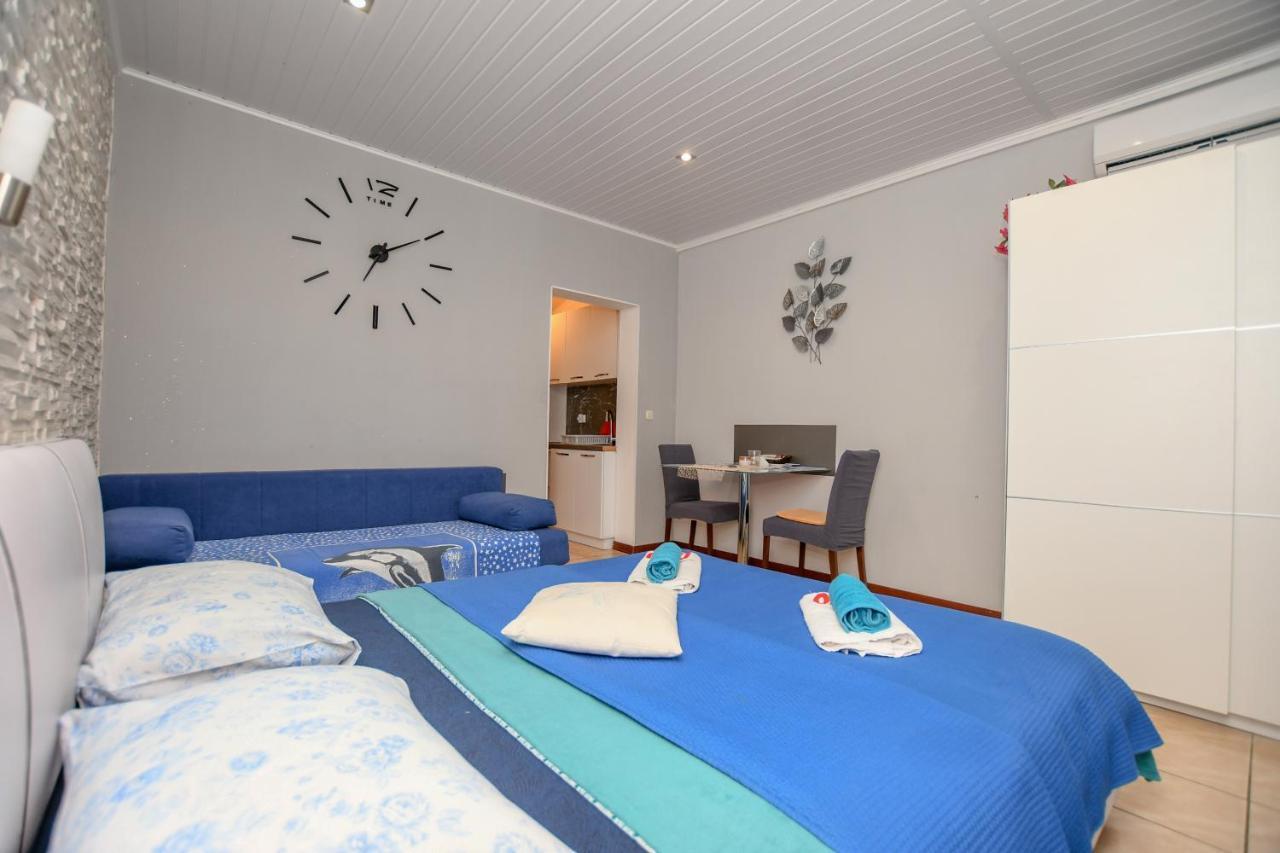 Camelia Apartment *