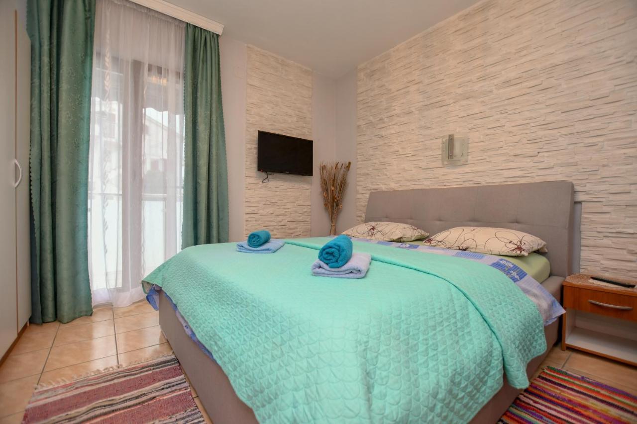Camelia Apartment
